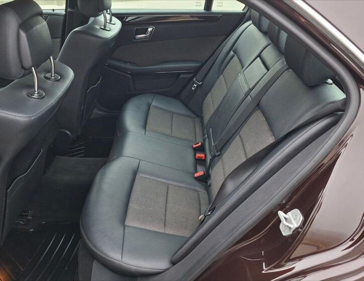 Mercedes-Benz Třídy E Sedan / Limuzína 3,0 l 170 kw