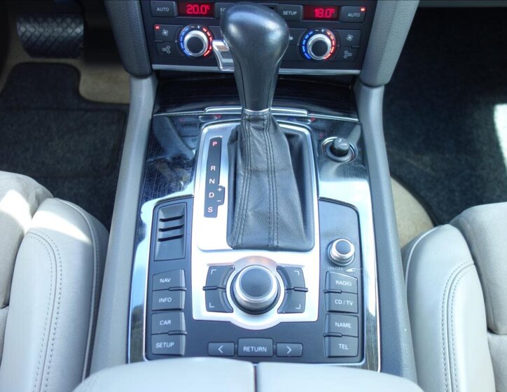 Audi Q7 SUV / Terénní 4,2 l 257 kw