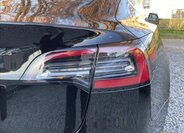 Tesla Model 3 Sedan / Limuzína 0,0 239 kw