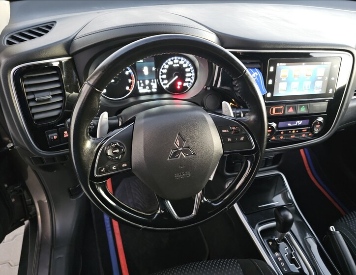 Mitsubishi Outlander 14