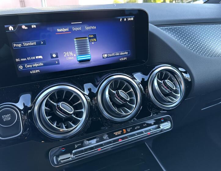 Mercedes-Benz EQA 16