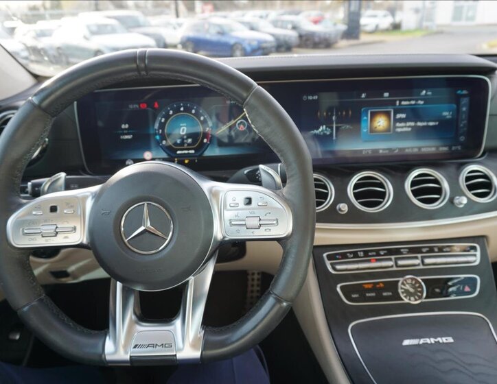 Mercedes-Benz Třídy E Sedan / Limuzína 4,0 l 450 kw