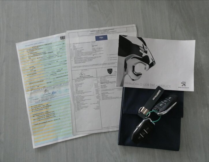 Peugeot 2008 SUV 1,2 l 96 kw