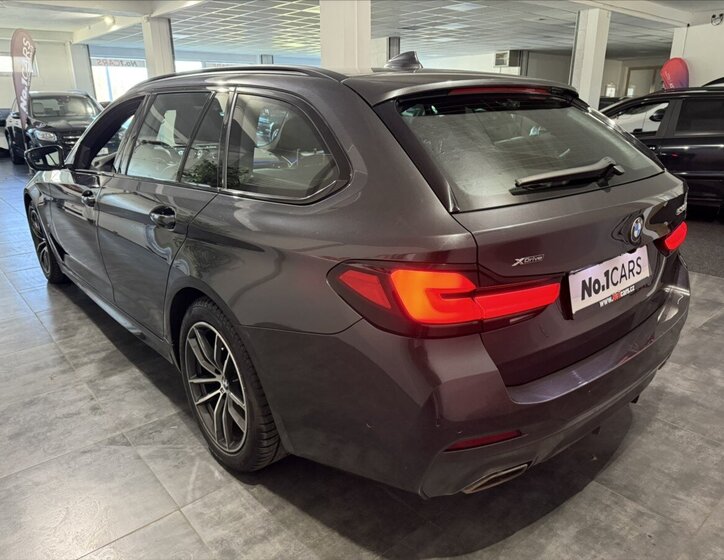 BMW Řada 5 Kombi 3,0 l 210 kw