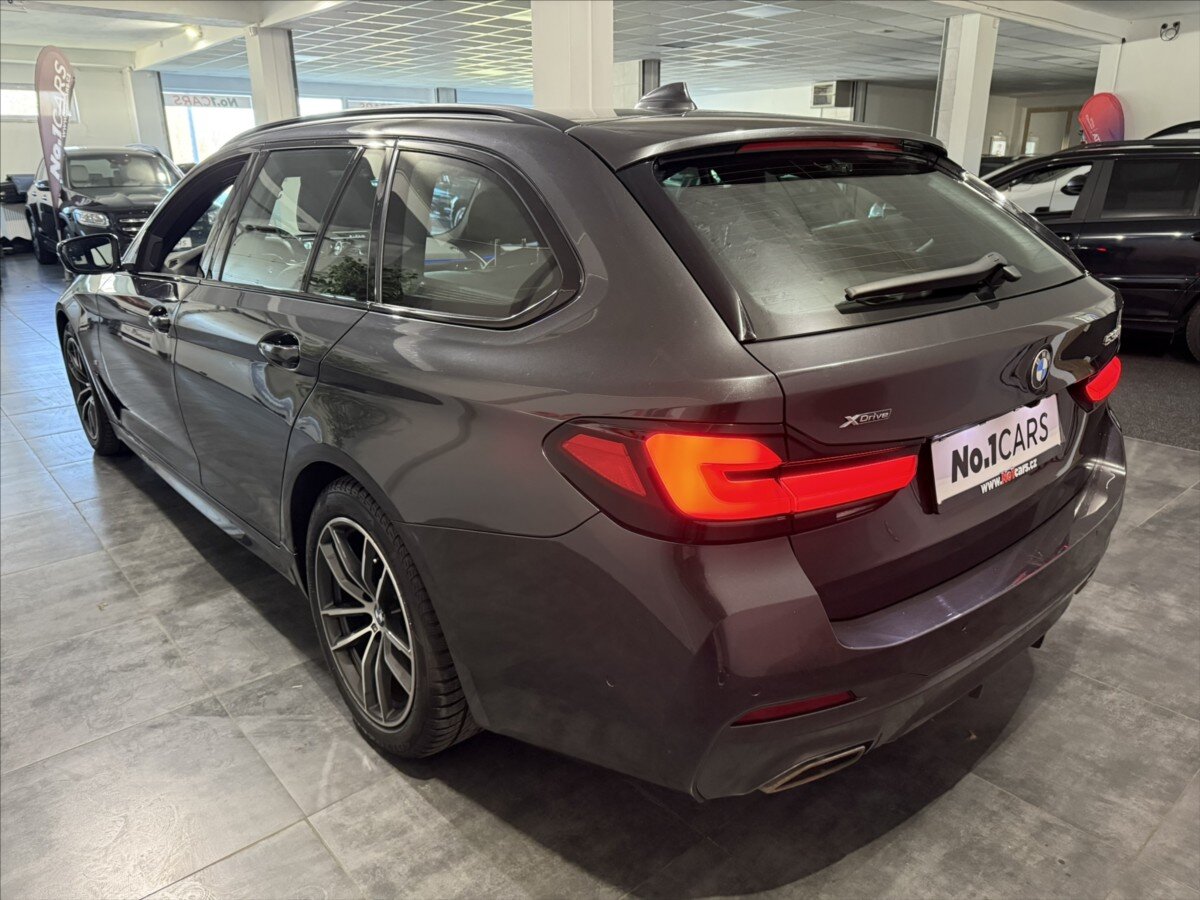 BMW Řada 5 Kombi 3,0 l 210 kw