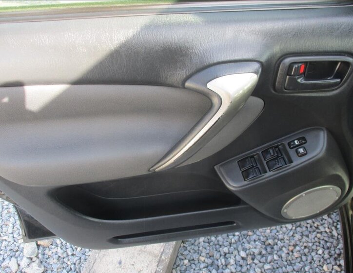 Toyota RAV4 SUV / Terénní 2,0 l 85 kw