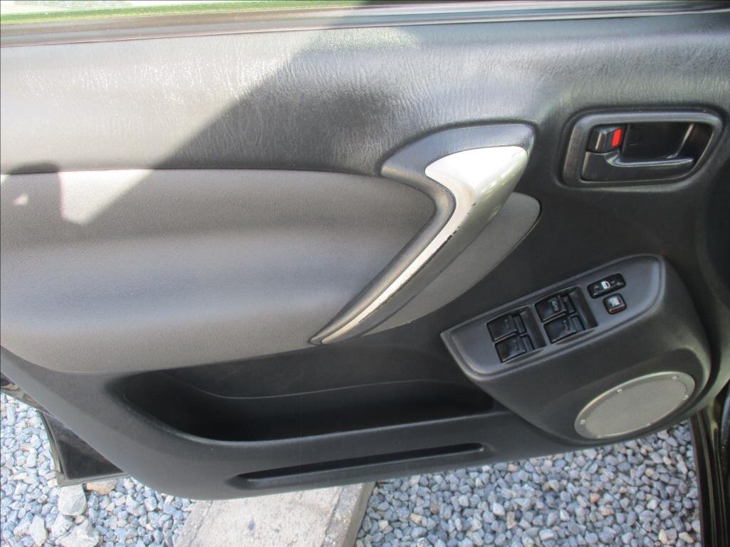 Toyota RAV4 SUV / Terénní 2,0 l 85 kw