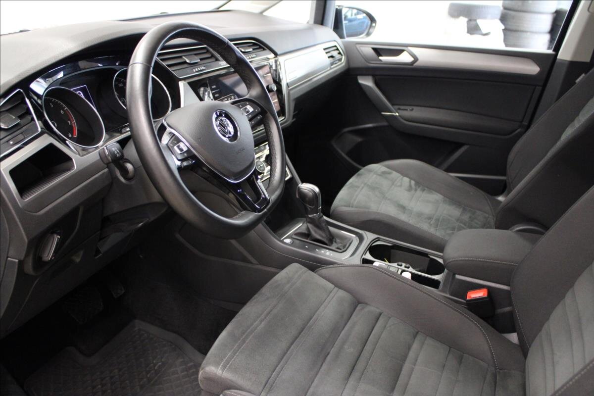 Volkswagen Touran Kombi 1,5 l 110 kw