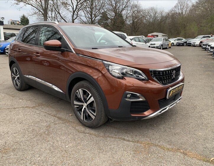 Peugeot 3008 SUV / Terénní 1,2 l 96 kw