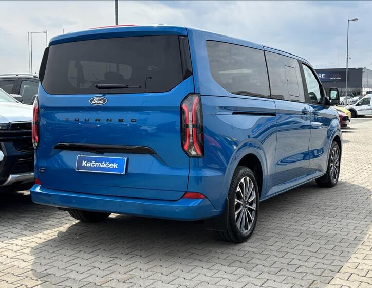 Ford Tourneo Custom 5