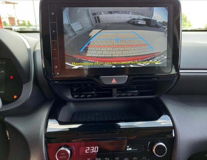 Toyota Yaris Cross 13