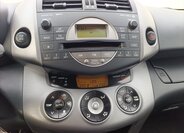 Toyota RAV4 SUV / Terénní 2,2 l 100 kw