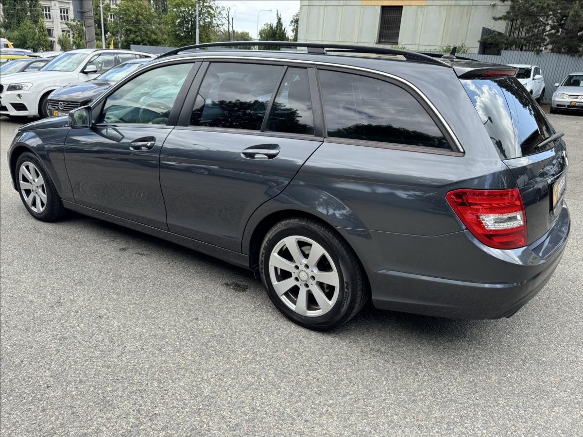 Mercedes-Benz Třídy C Kombi 2,1 l 88 kw