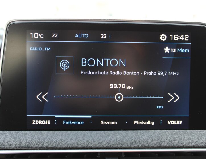 Peugeot 3008 SUV / Terénní 1,5 l 96 kw