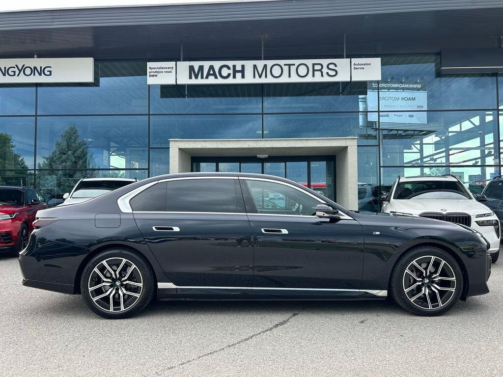 BMW i7 Sedan / Limuzína 0,0 400 kw