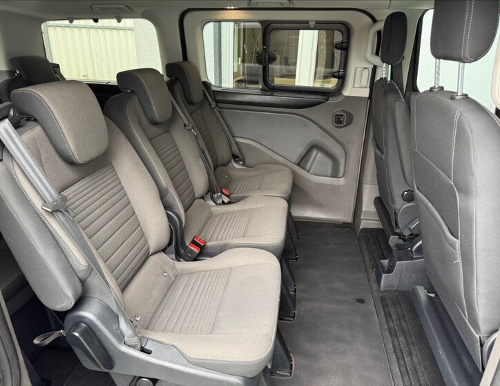 Ford Tourneo Custom MPV 2,0 l 96 kw