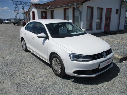 Volkswagen Jetta Sedan / Limuzína 1,6 l 77 kw
