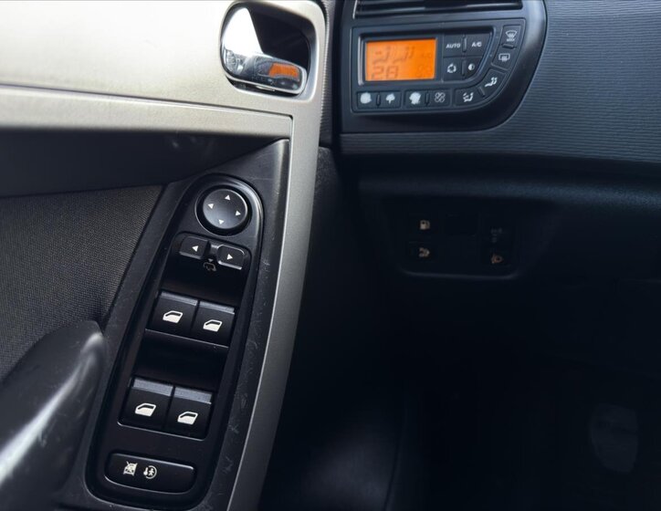 Citroën Grand C4 Picasso Kombi 2,0 l 110 kw