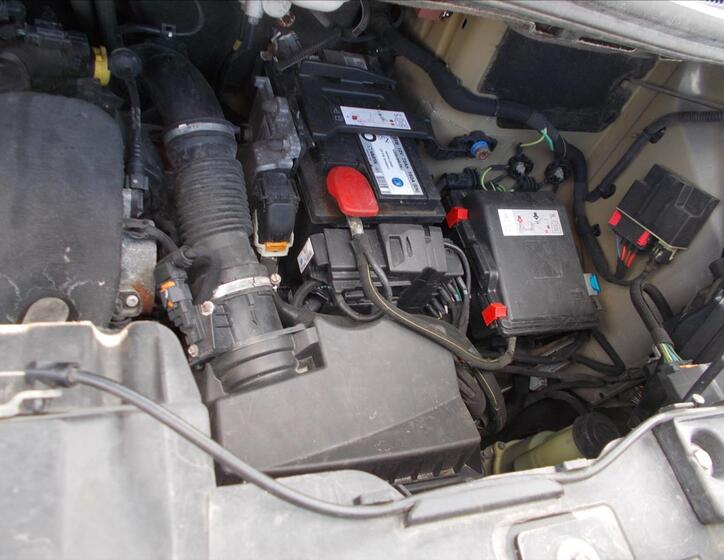 Peugeot Traveller 37