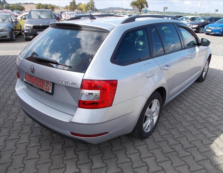 Škoda Octavia 10