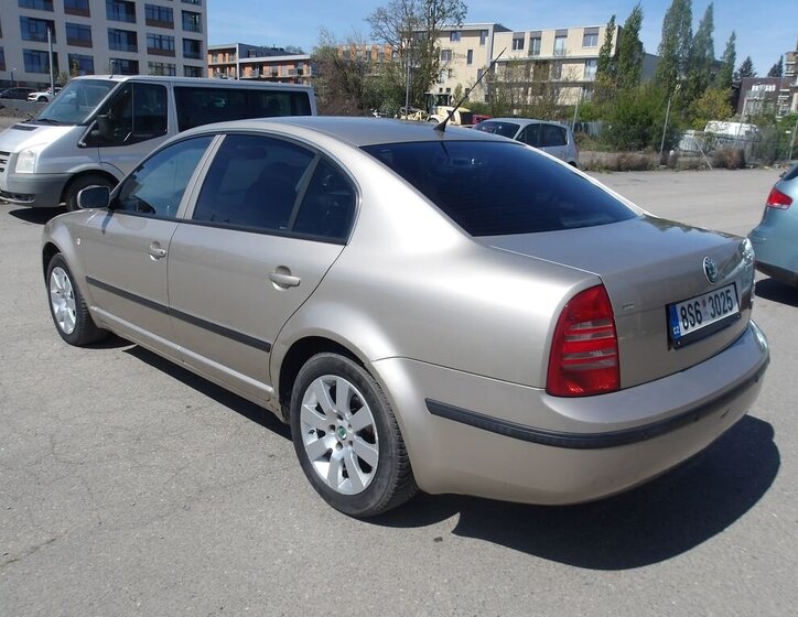 Škoda Superb Sedan / Limuzína 1,9 l 96 kw