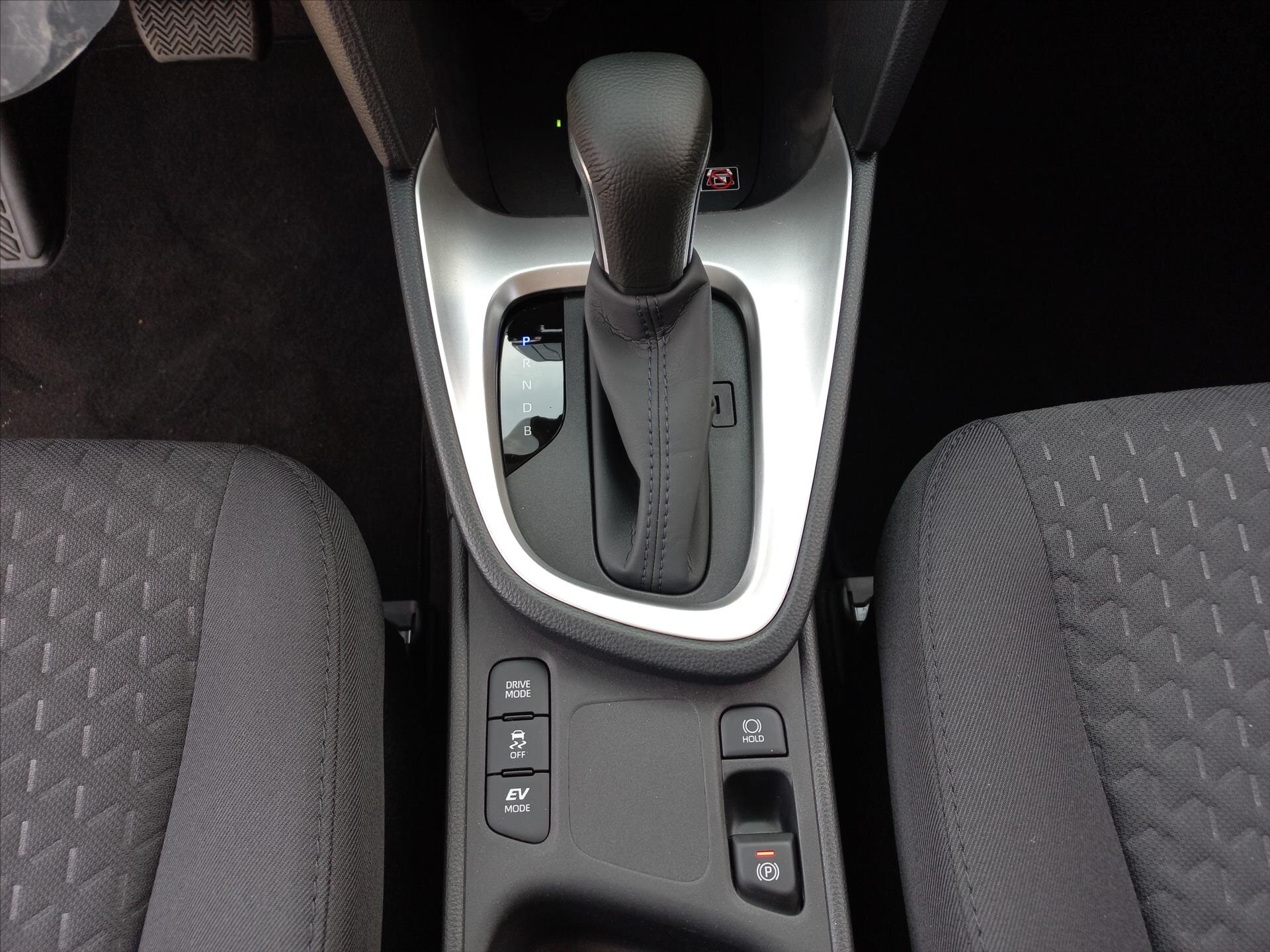 Toyota Yaris Cross CUV / Crossover 1,5 l 68 kw