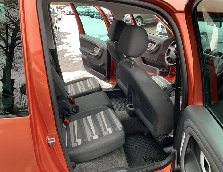 Škoda Roomster 16