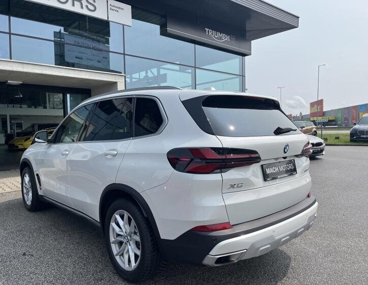 BMW X5 SUV 3,0 l 210 kw
