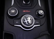 Alfa Romeo Giulia Sedan / Limuzína 2,1 l 110 kw