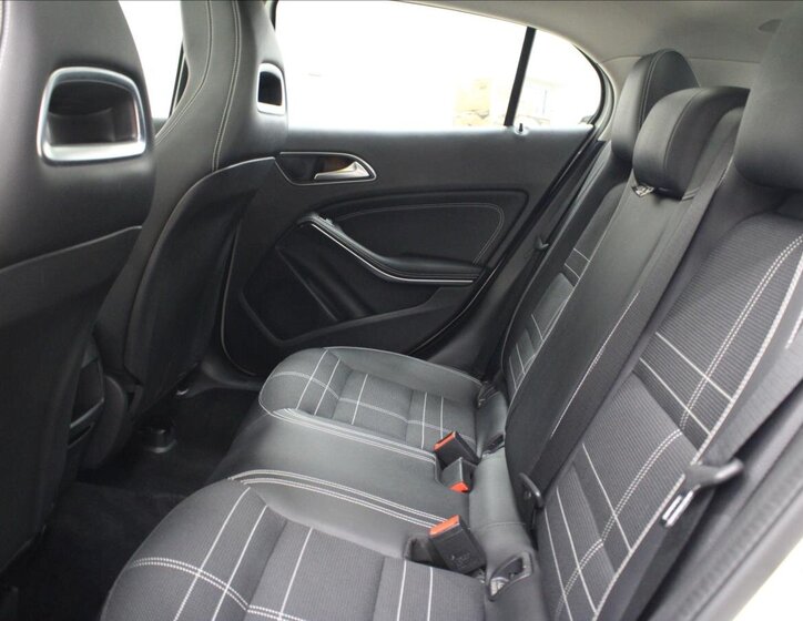 Mercedes-Benz GLA Kombi 1,6 l 90 kw