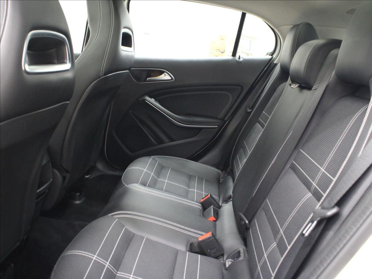 Mercedes-Benz GLA Kombi 1,6 l 90 kw