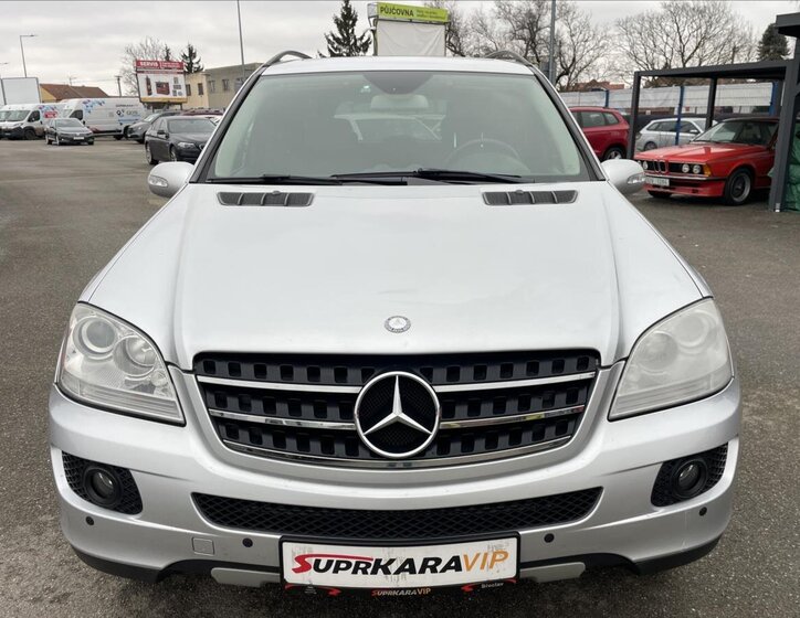 Mercedes-Benz Třídy M SUV / Terénní 3,5 l 200 kw