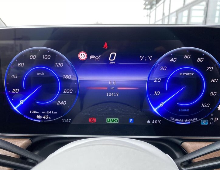 Mercedes-Benz EQS SUV / Terénní 0,0 265 kw