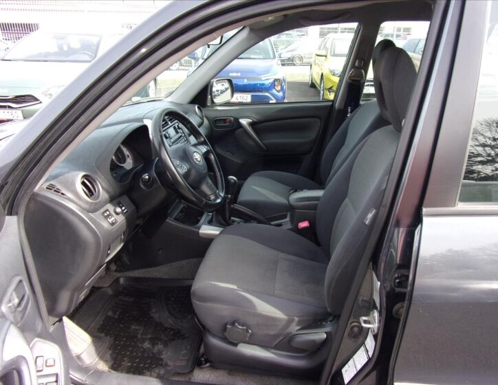 Toyota RAV4 Skříň 2,0 l 110 kw