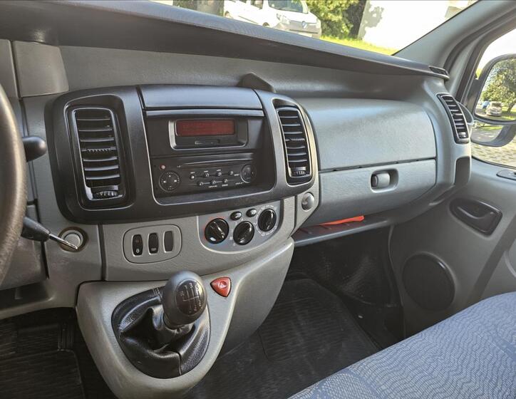 Renault Trafic 13