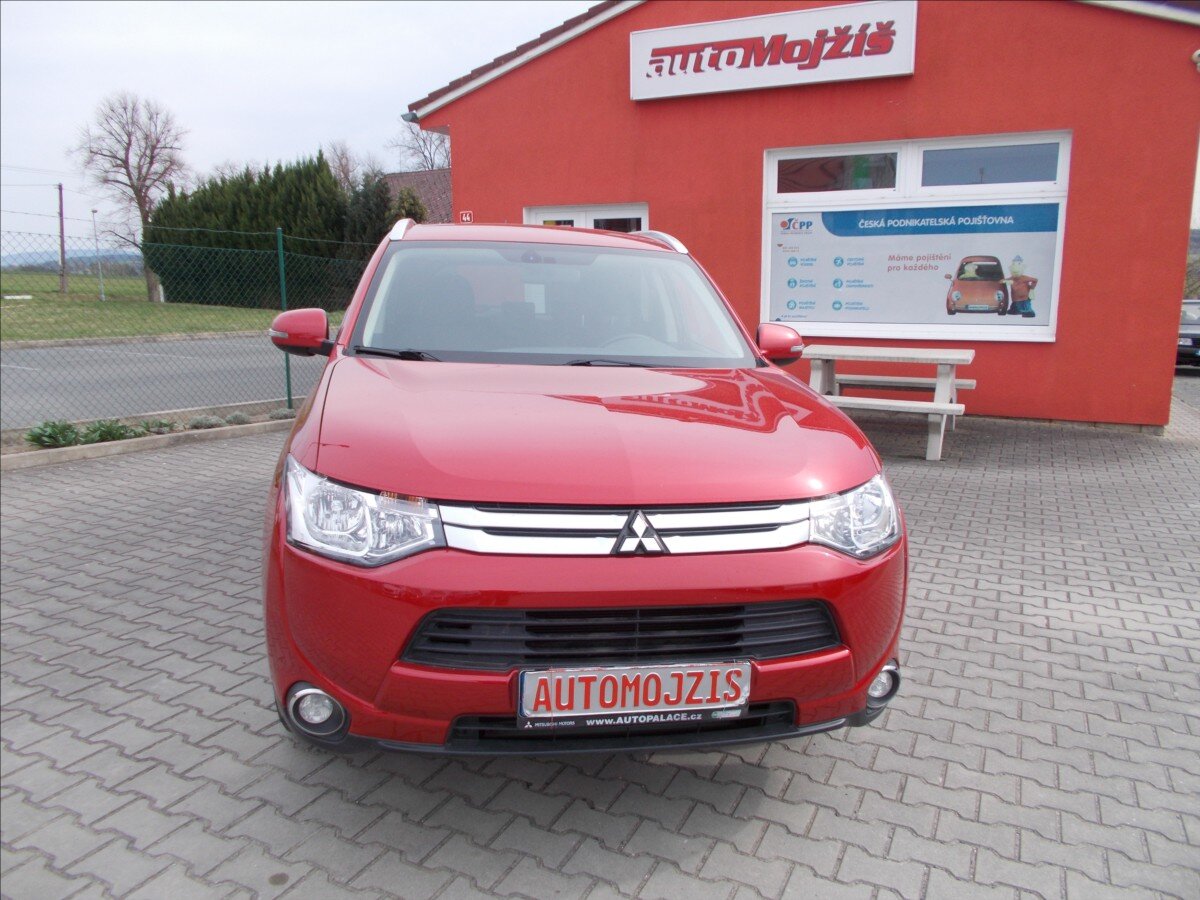Mitsubishi Outlander SUV / Terénní 2,0 l 110 kw