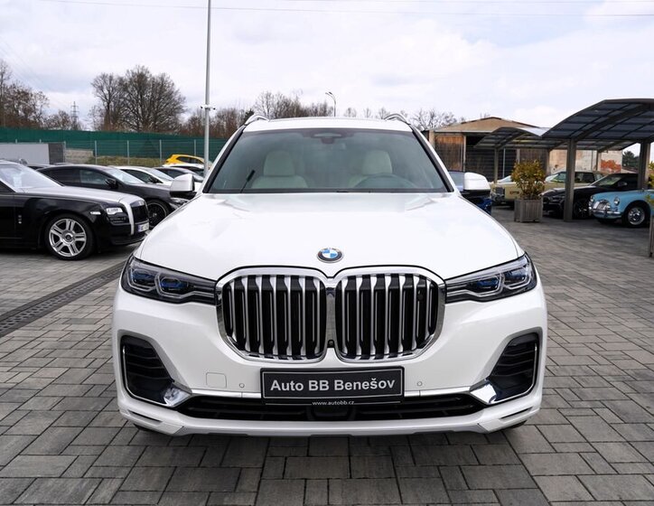 BMW X7 SUV / Terénní 3,0 l 250 kw