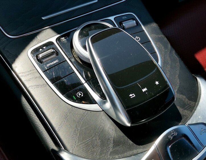 Mercedes-Benz Třídy C Kabriolet 2,0 l 180 kw