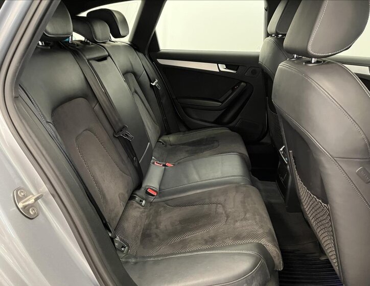 Audi A4 Kombi 2,0 l 140 kw