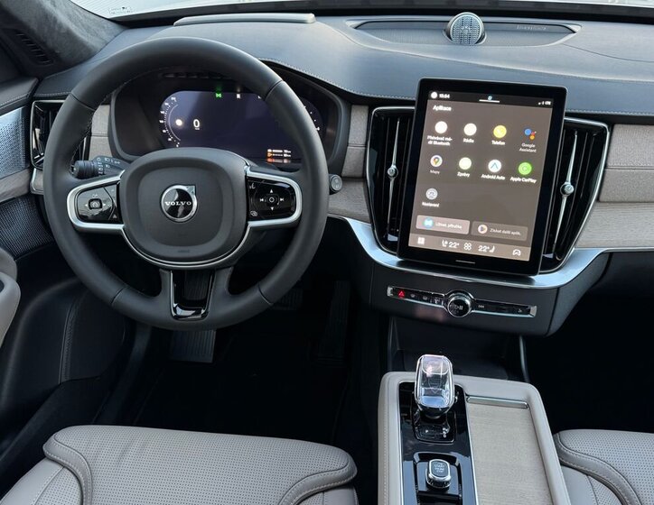 Volvo XC90 SUV / Terénní 2,0 l 335 kw