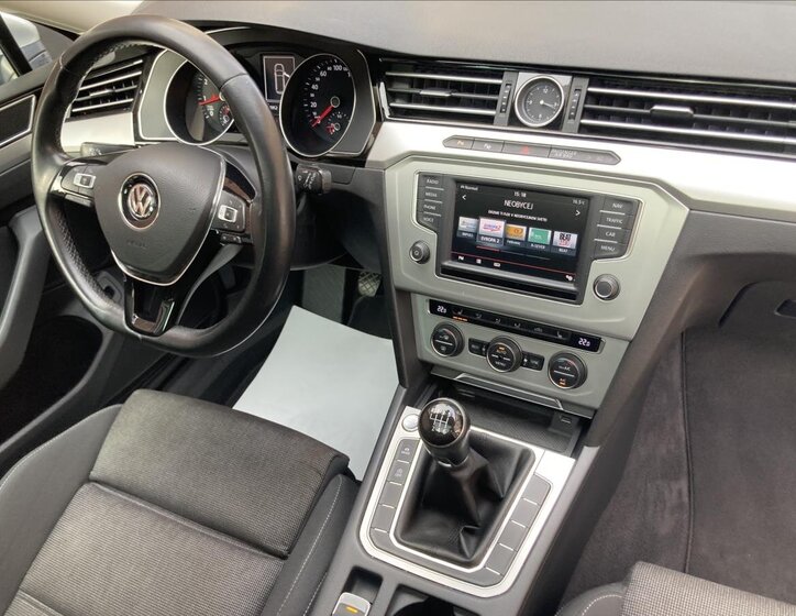 Volkswagen Passat Kombi 1,4 l 110 kw