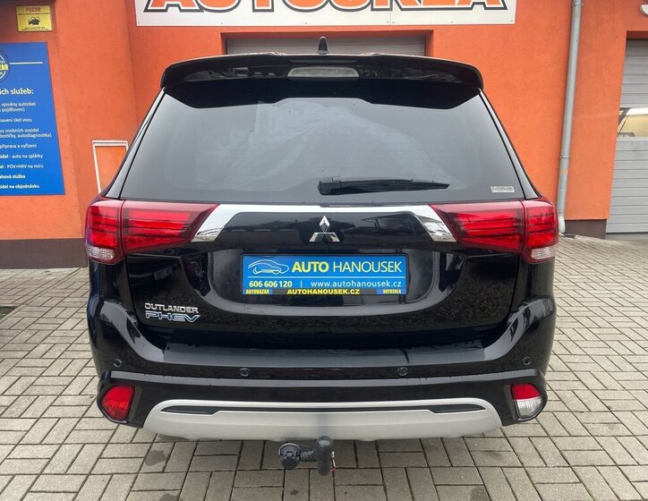 Mitsubishi Outlander 6