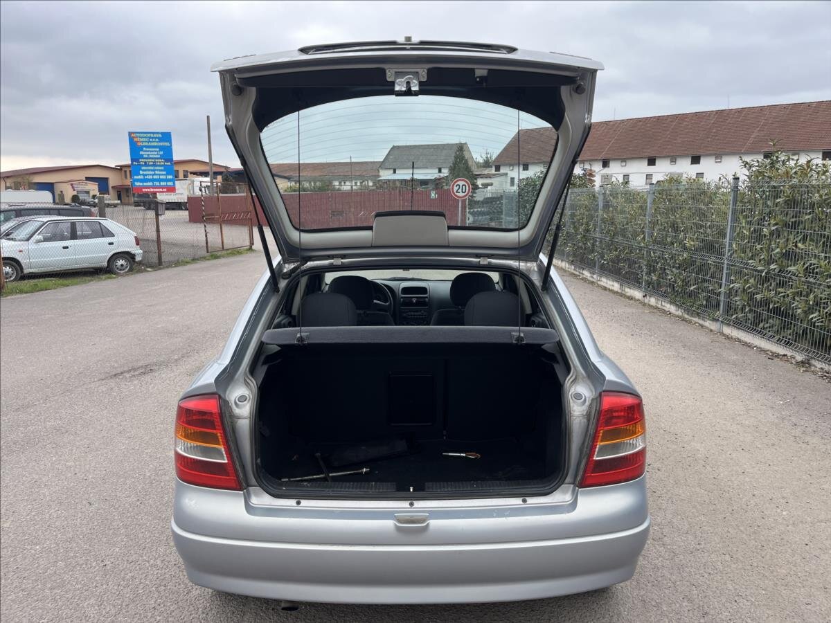 Opel Astra Hatchback 1,7 l 55 kw