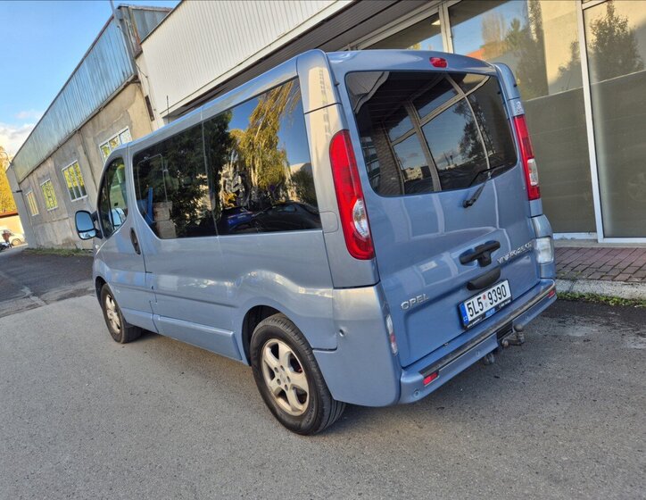 Opel Vivaro Kombi 2,5 l 107 kw