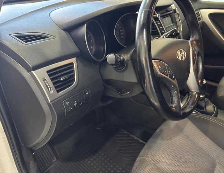 Hyundai i30 13