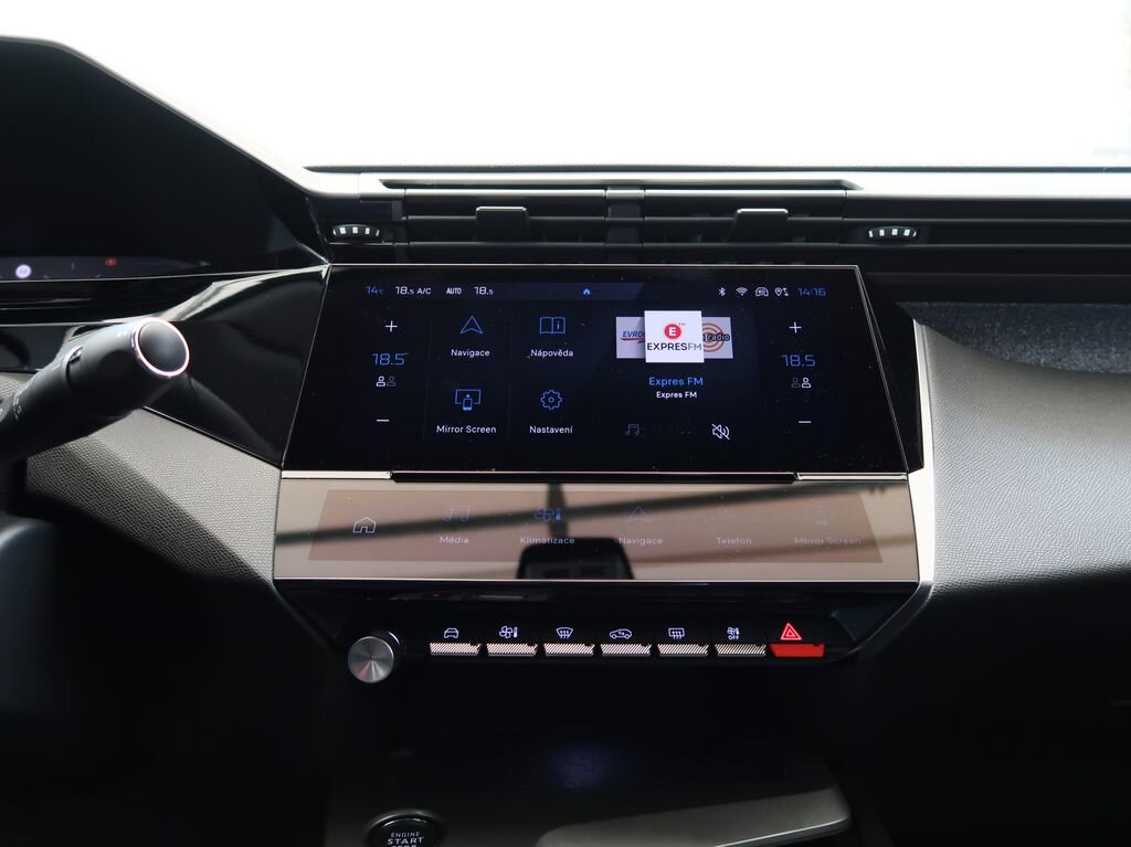 Peugeot 408 Liftback 1,2 l 96 kw