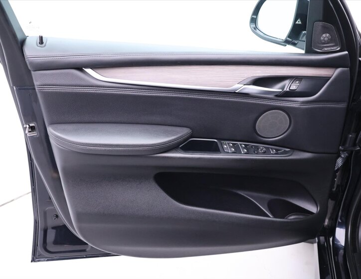 BMW X5 SUV 3,0 l 230 kw