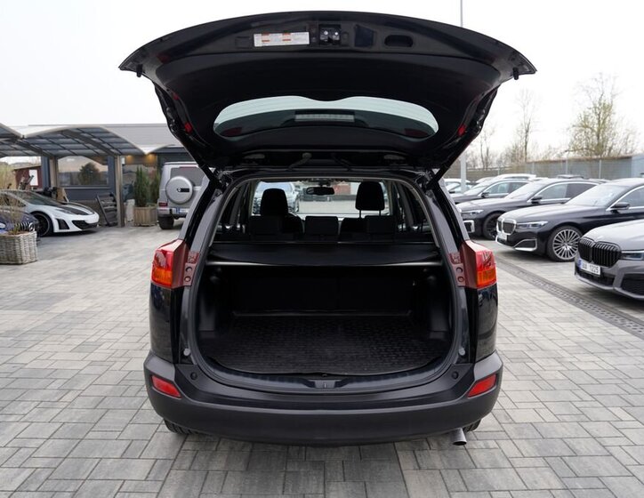 Toyota RAV4 SUV / Terénní 2,0 l 91 kw
