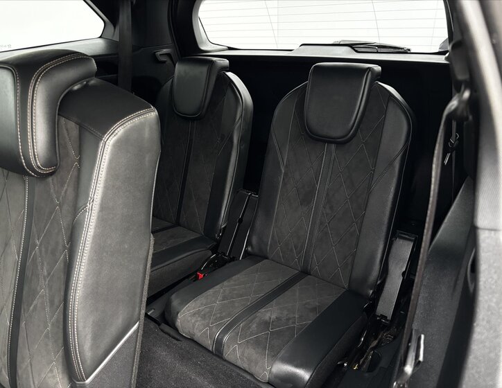 Peugeot 5008 SUV 2,0 l 130 kw