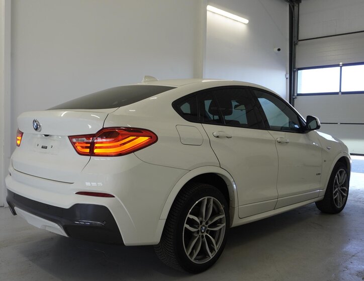 BMW X4 SUV / Terénní 3,0 l 230 kw